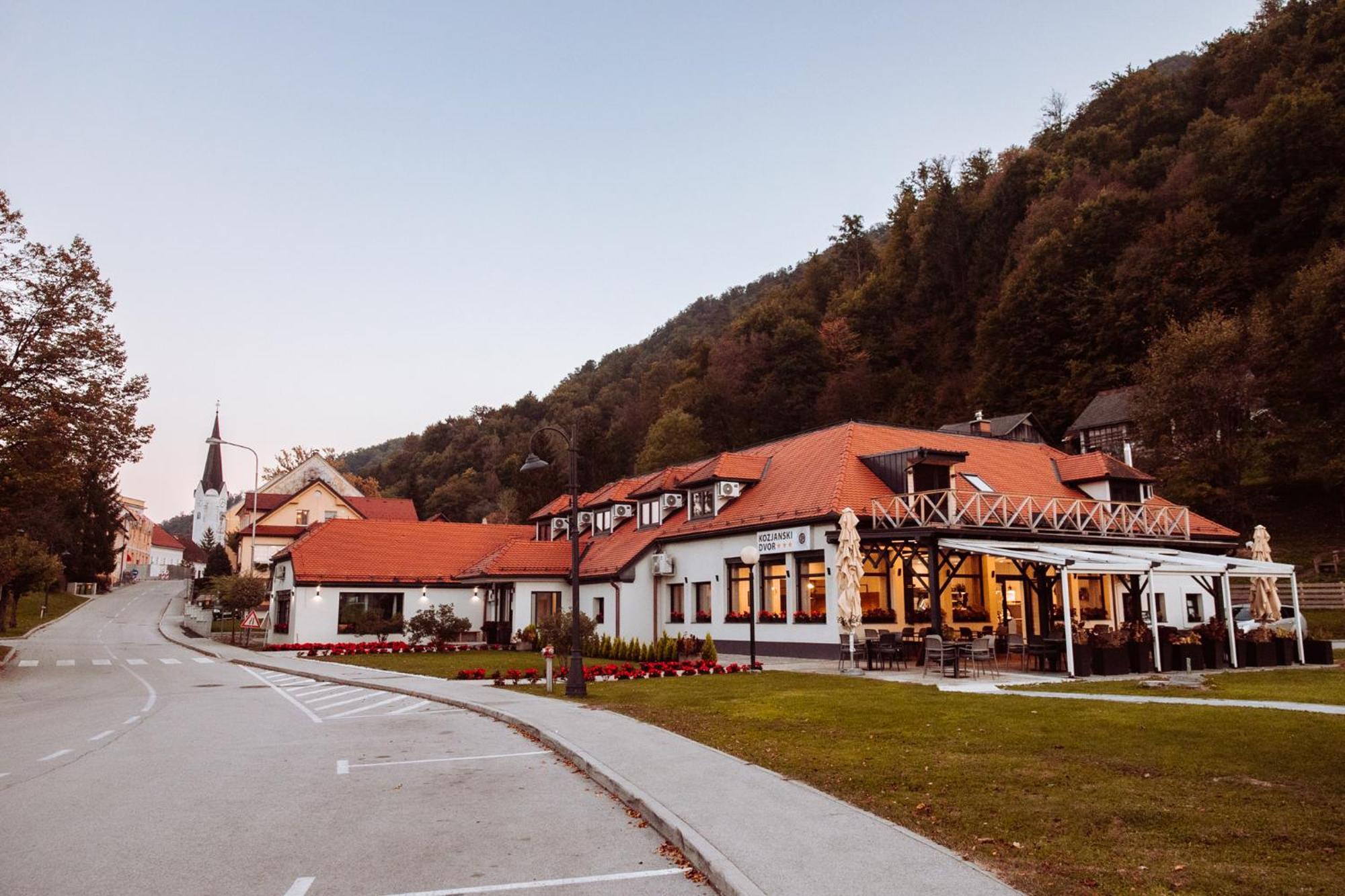 Kozjanski Dvor Подчетртек Екстер'єр фото